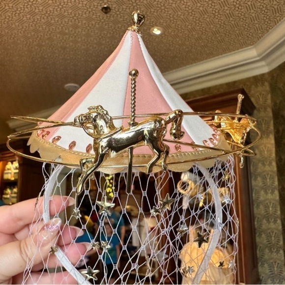 King Arthur Carrousel Fascinator For Adults - Picture 13 of 16